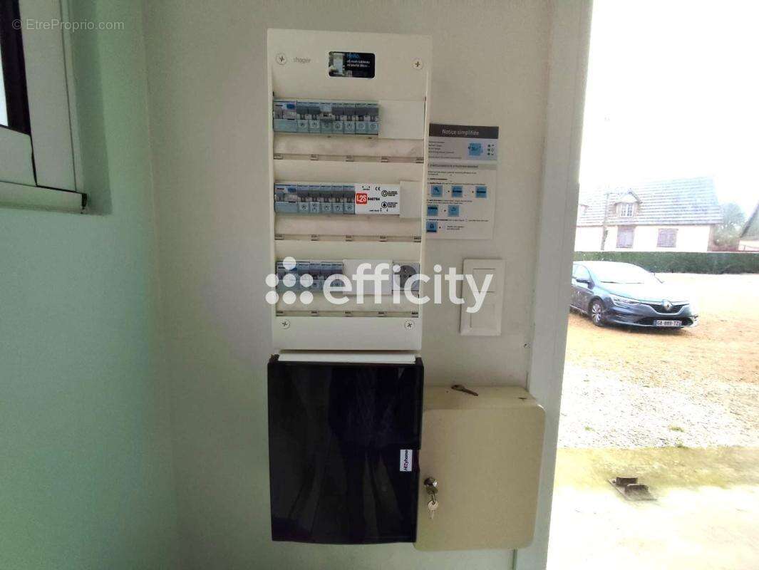 Commerce à TREMBLAY-LES-VILLAGES