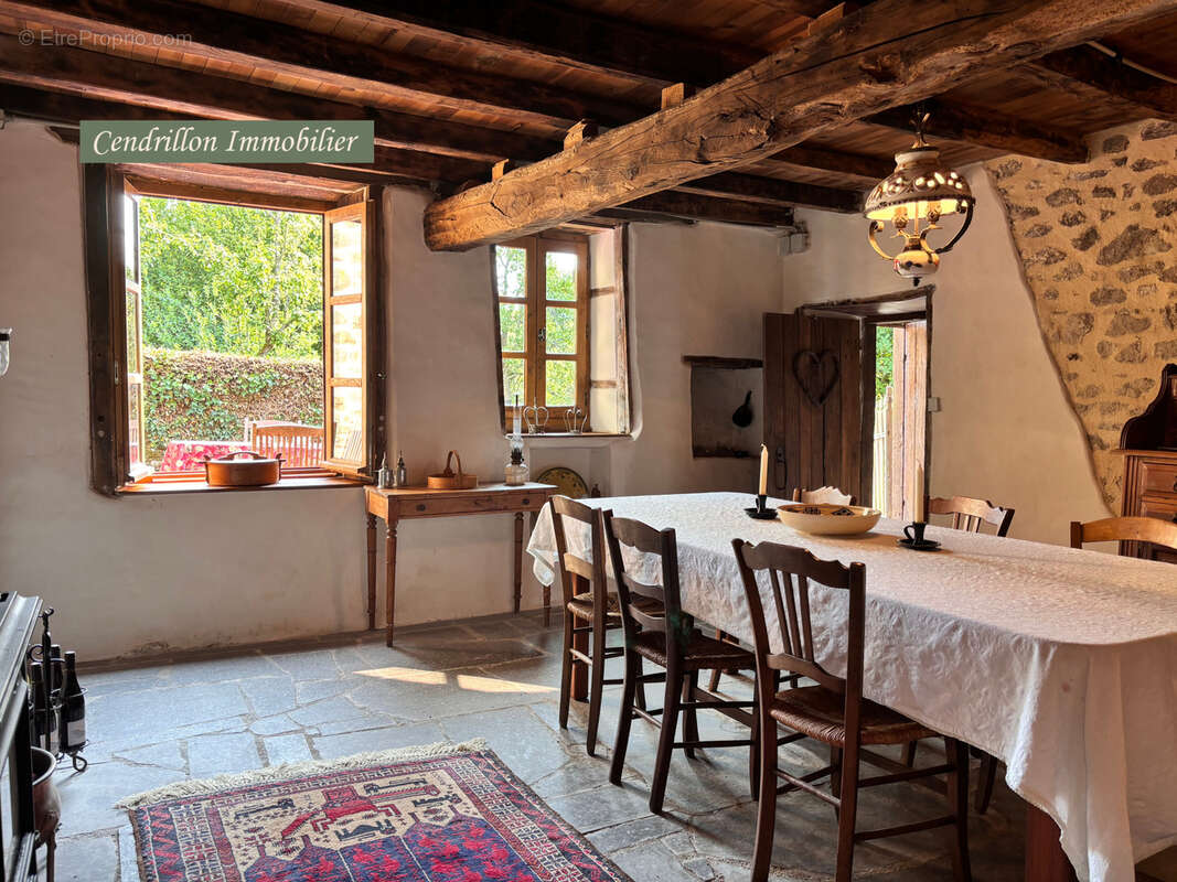 Maison à CHATELUS-LE-MARCHEIX