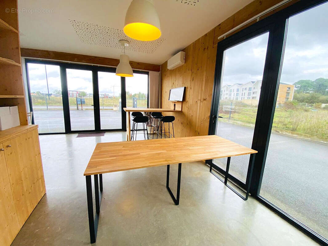 Commerce à LA TESTE-DE-BUCH