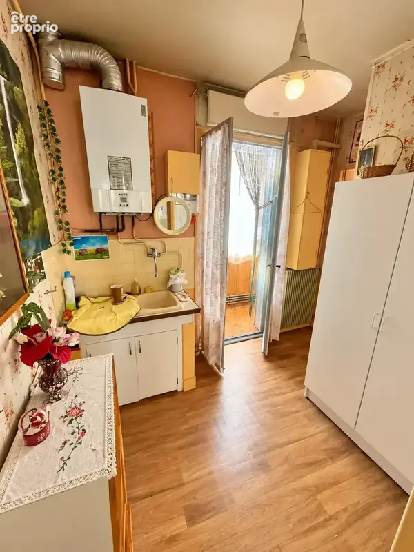 Montreuil – maison familiale avec jardin et garage – fort potentiel - photo 11