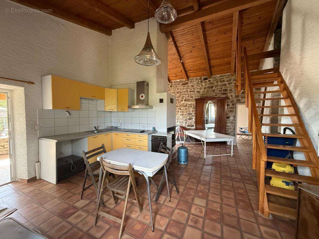 Maison à LABLACHERE