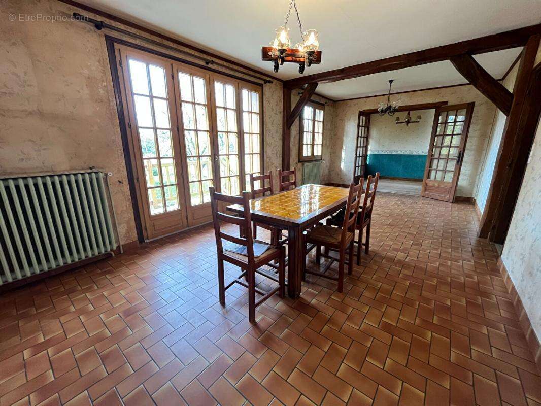 Maison à CUY-SAINT-FIACRE