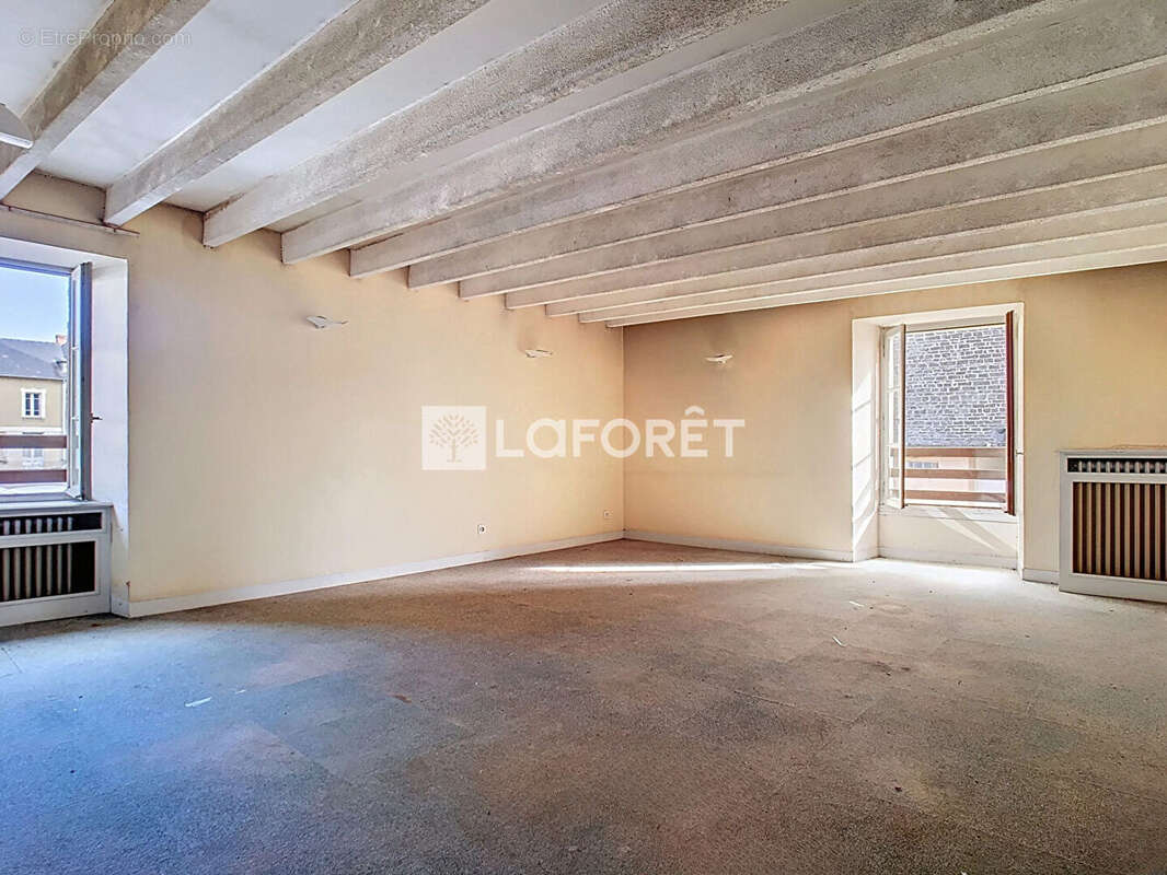 Appartement à BOURG-DES-COMPTES