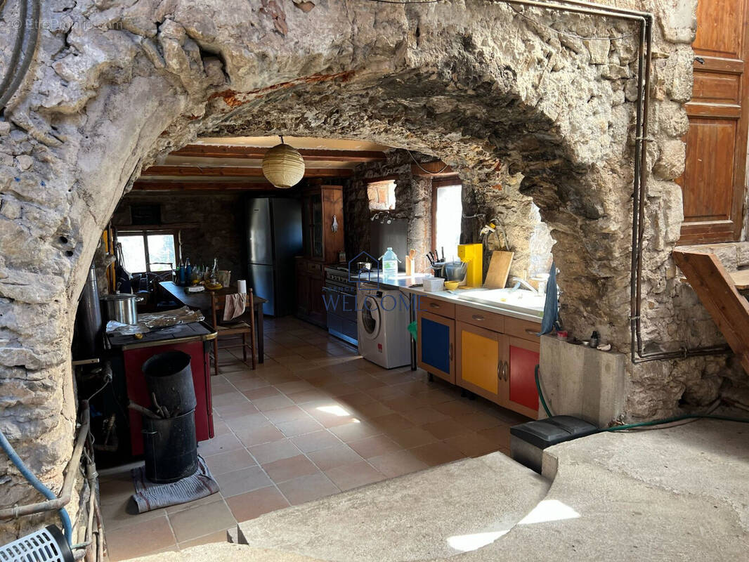 Maison à SAINT-GUILHEM-LE-DESERT