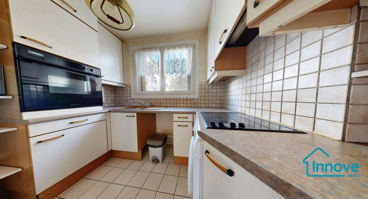 Appartement à LES CLAYES-SOUS-BOIS