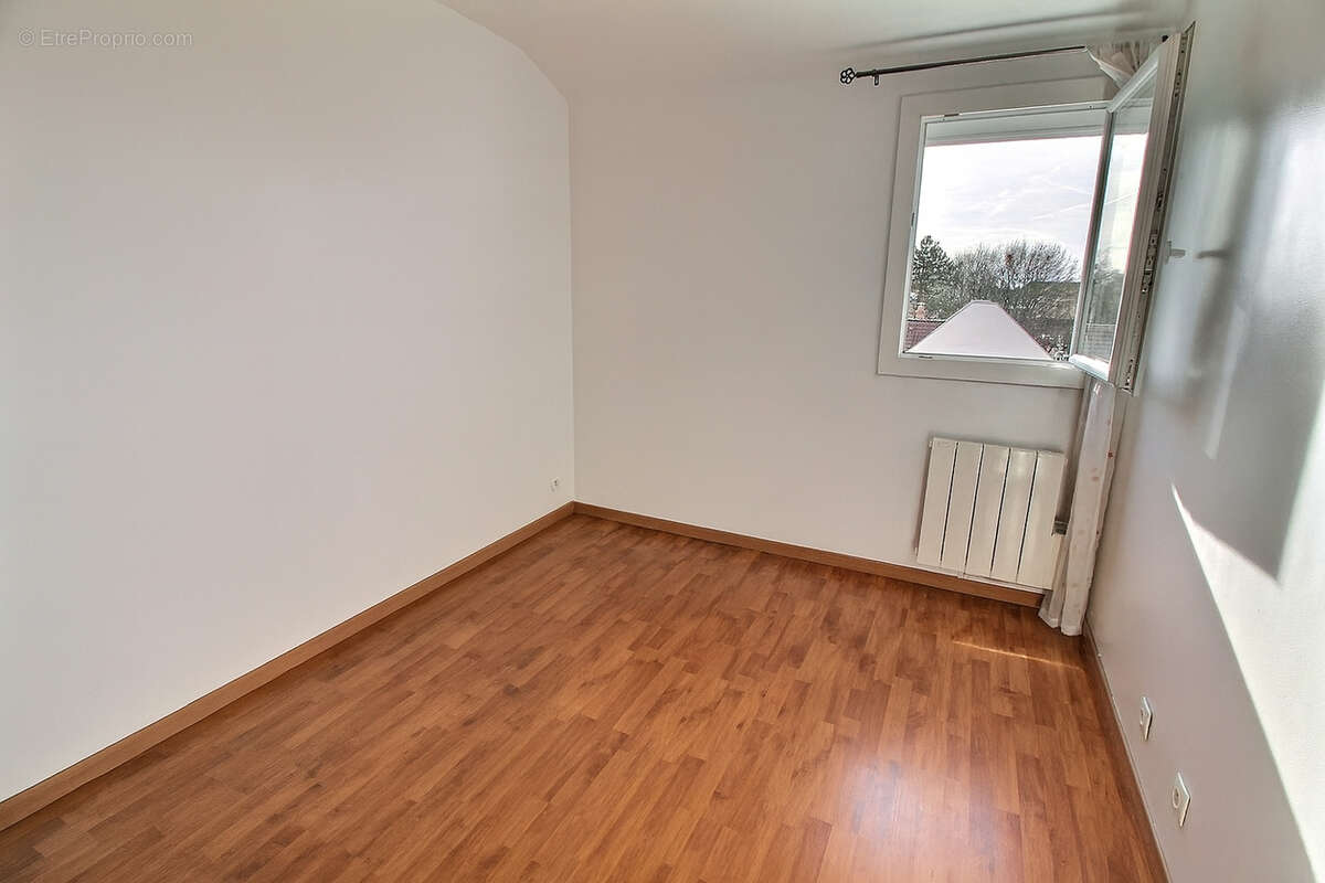 Appartement à MONTIGNY-LE-BRETONNEUX