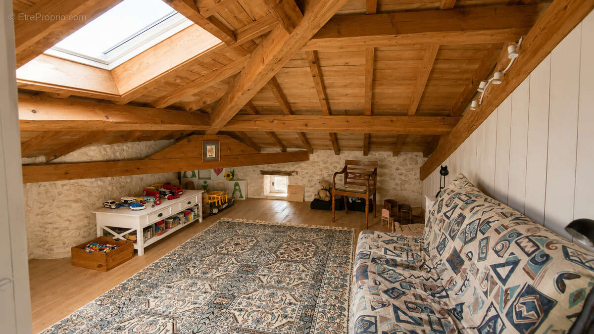 Maison à MONTAIGU-DE-QUERCY