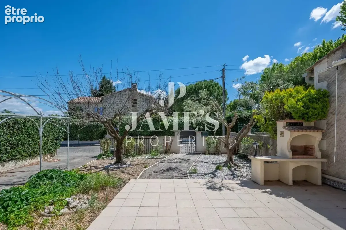 Maison 5 pièces 122 m² à vendre à Fontvieille (13990) - photo 2