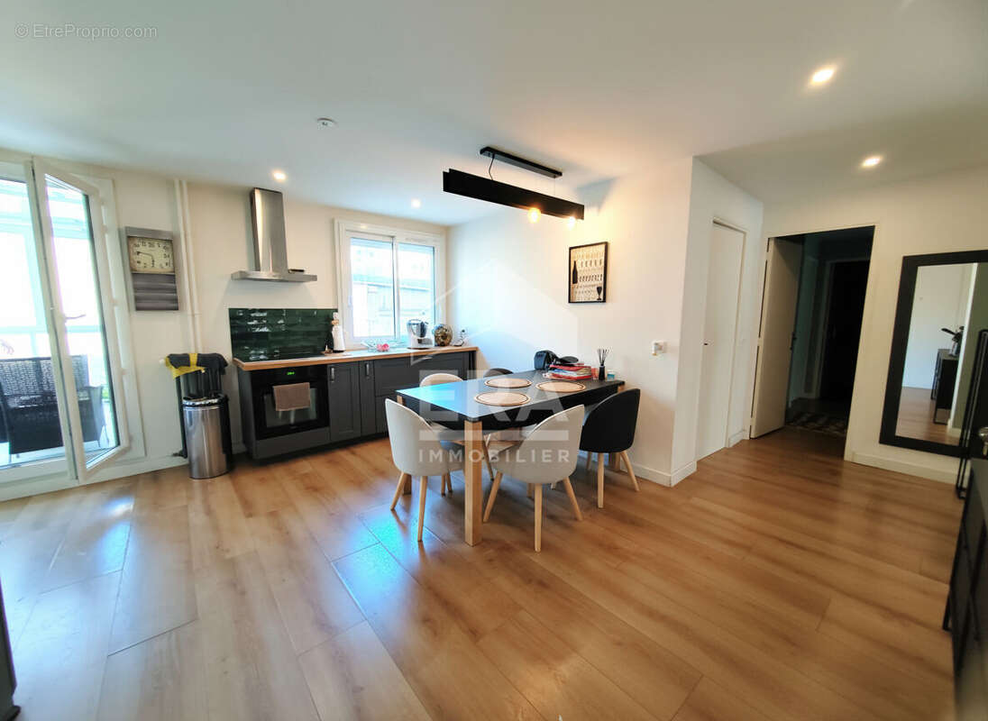 Appartement à MARSEILLE-5E