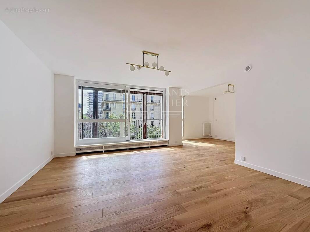 Appartement à PARIS-15E