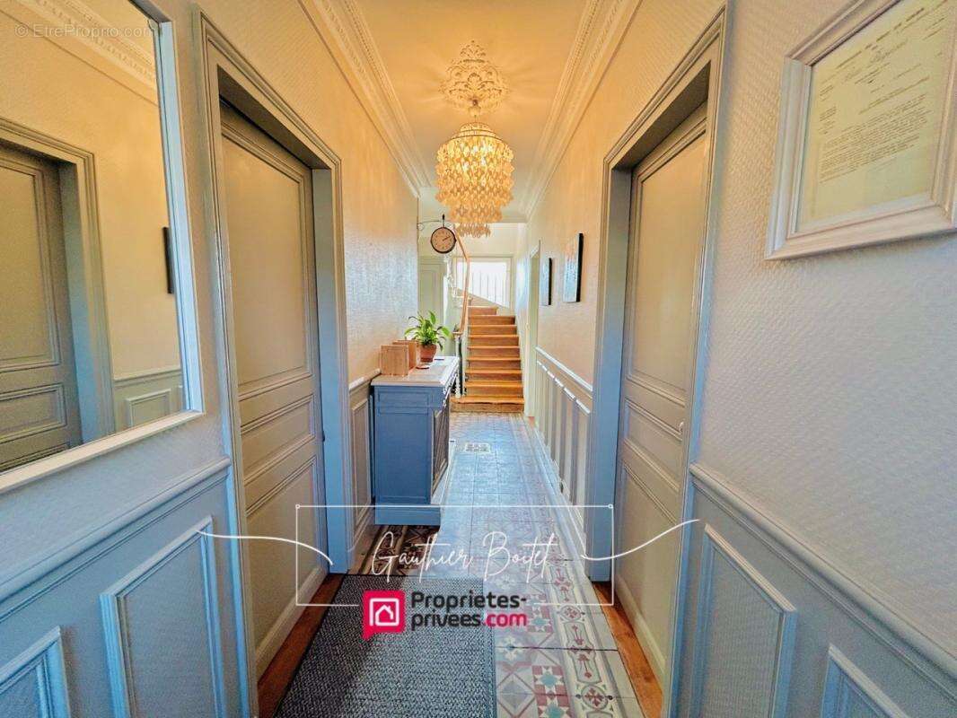 Maison de maître 170m2 Boissy le Chatel 1045m2 de terrain - photo 2