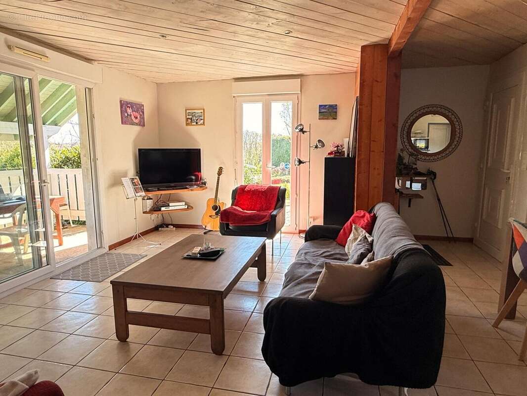 Maison 117 m² à Rioz  - photo 6