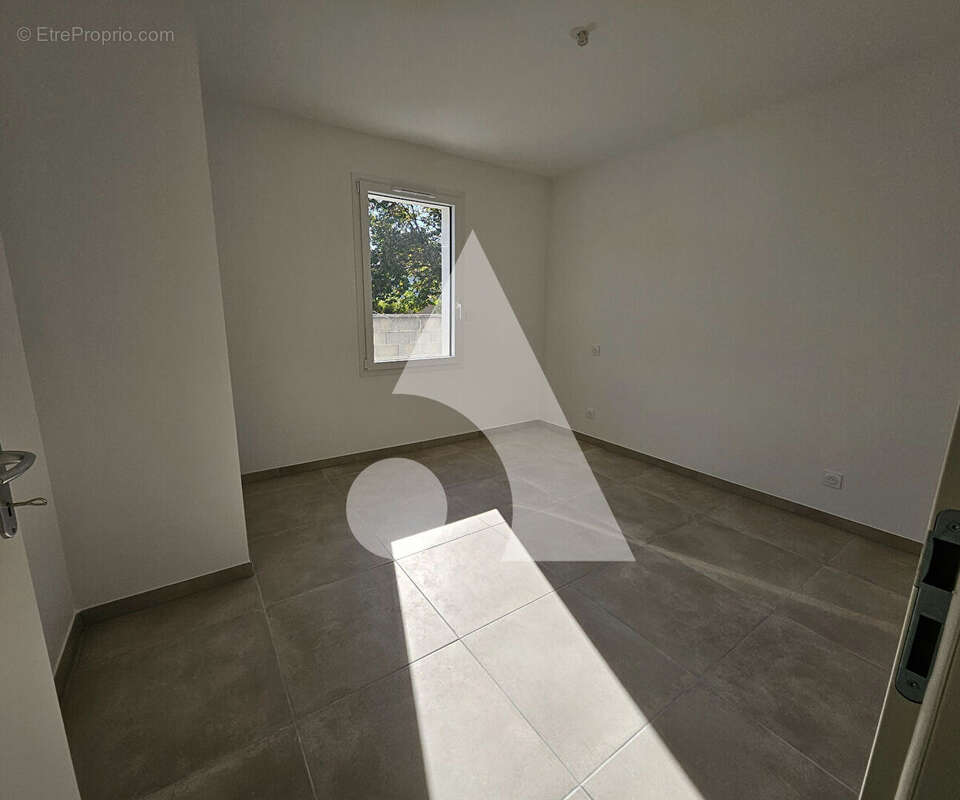 Maison à CHAILLEVETTE