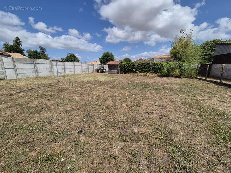 Pauillac- Terrain à vendre- 355m²- Constructible- Calme-