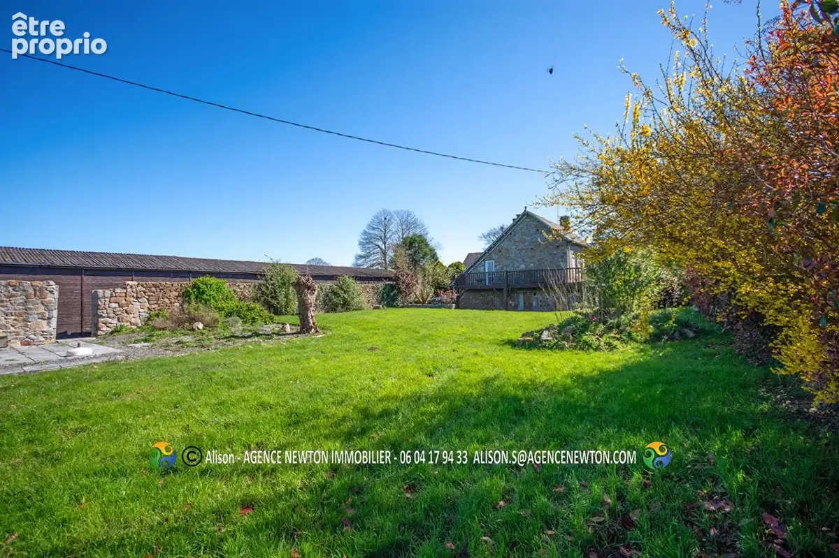 SOUS-COMPROMIS - ILLE ET VILAINE, BRETAGNE, près de Saint-James, maison de campagne individuelle de 3 chambres, écuries, 8340m2  - photo 3