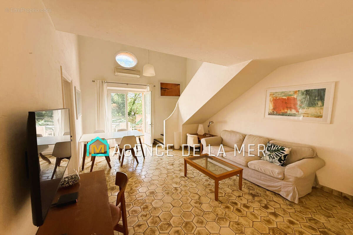 Appartement à MANDELIEU-LA-NAPOULE