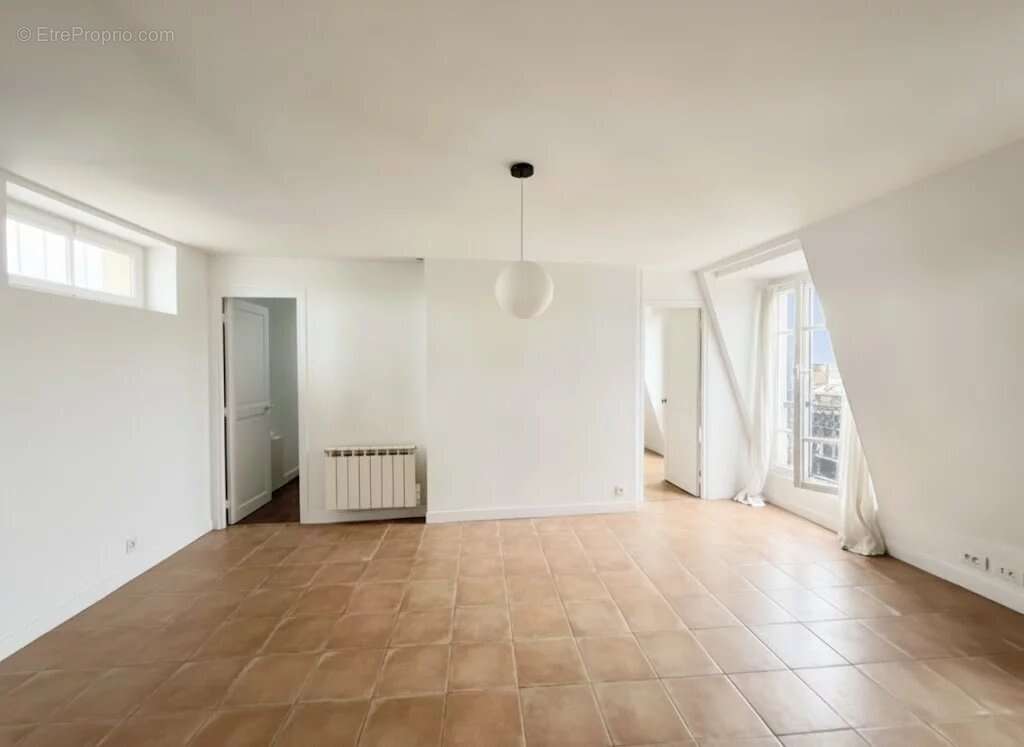 Appartement à PARIS-9E