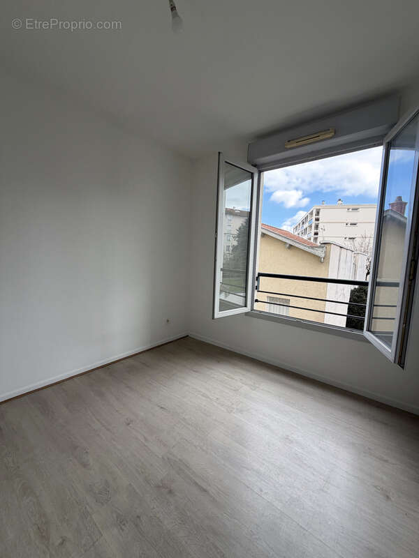 Appartement à LYON-8E