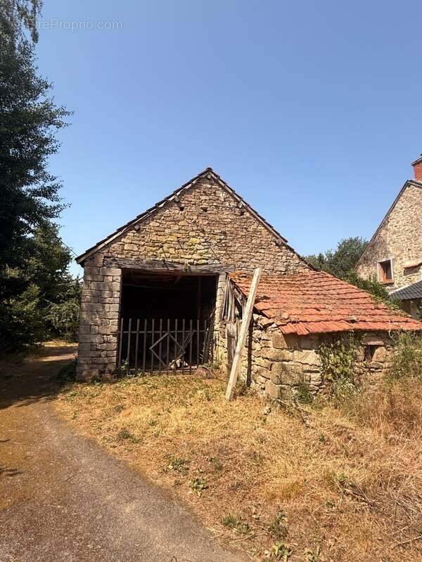 Ensemble de 2 maisons à restaurer + grange 26 500 € - photo 18