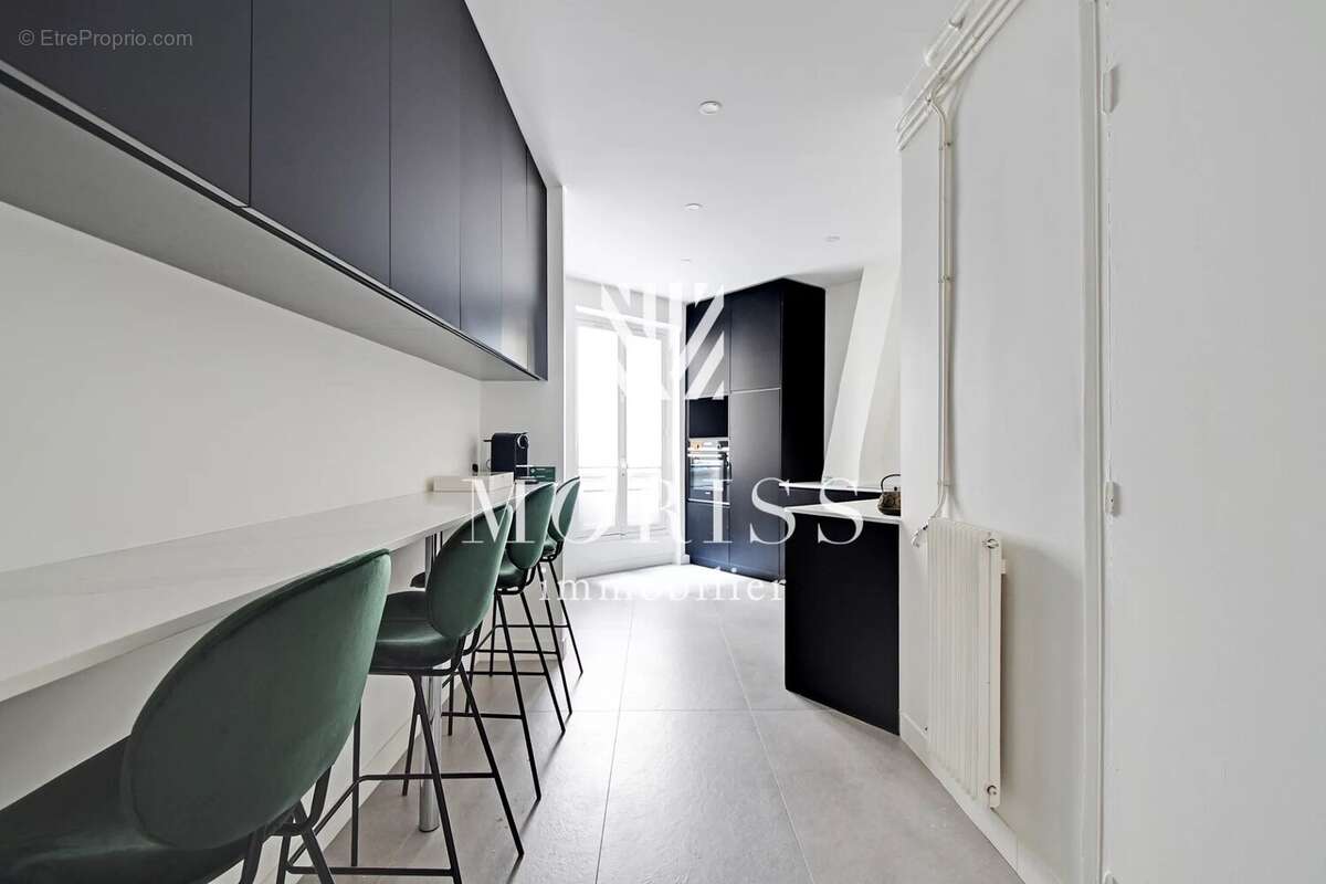 Appartement à PARIS-8E