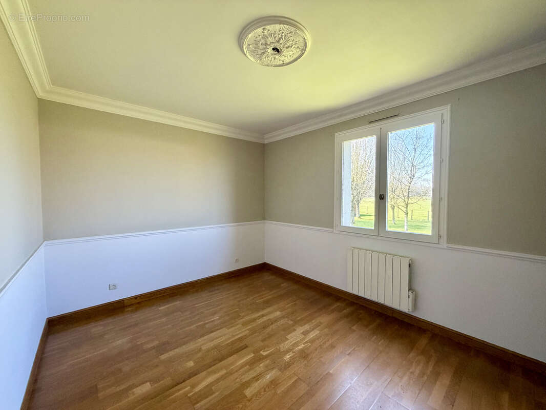 Maison à LONGNY-AU-PERCHE