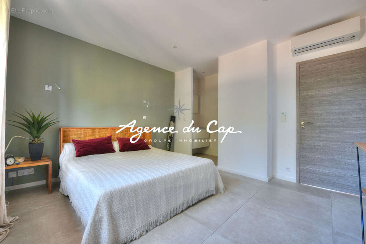 Saint raphael appartement 3 pieces renové en dernier etage avec garage secteur les plaines a saint raphael - photo 13