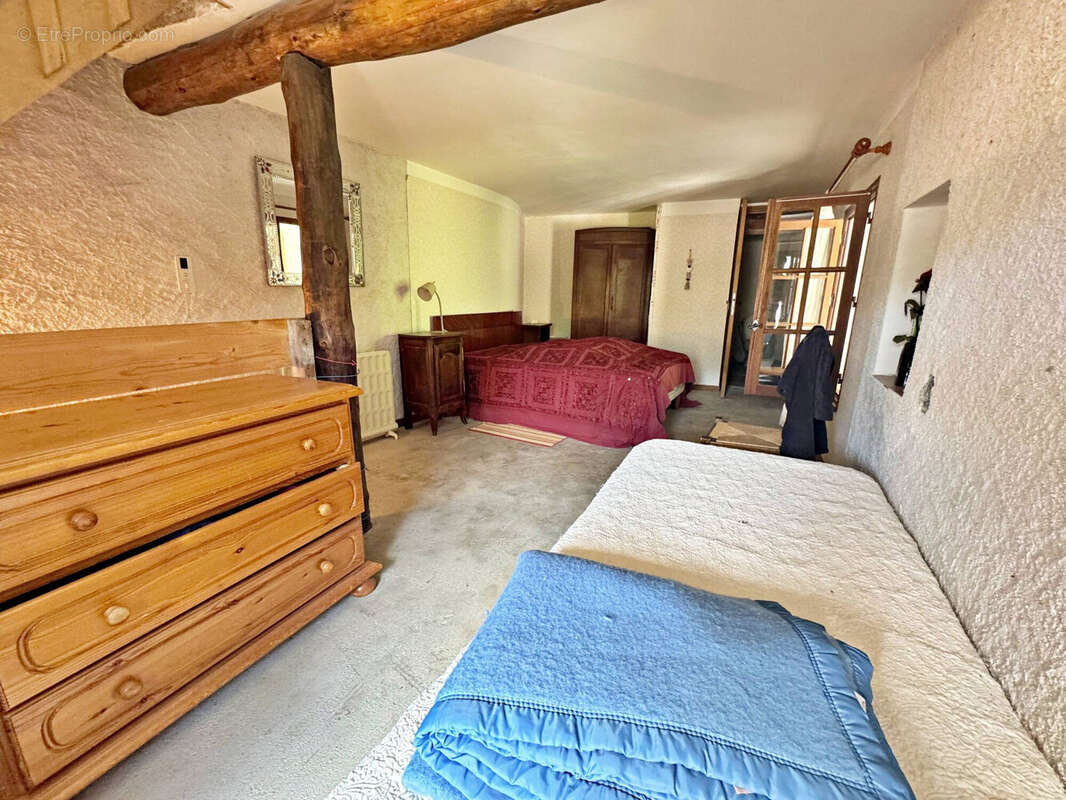 Maison 64 m² à Castellane  - photo 9