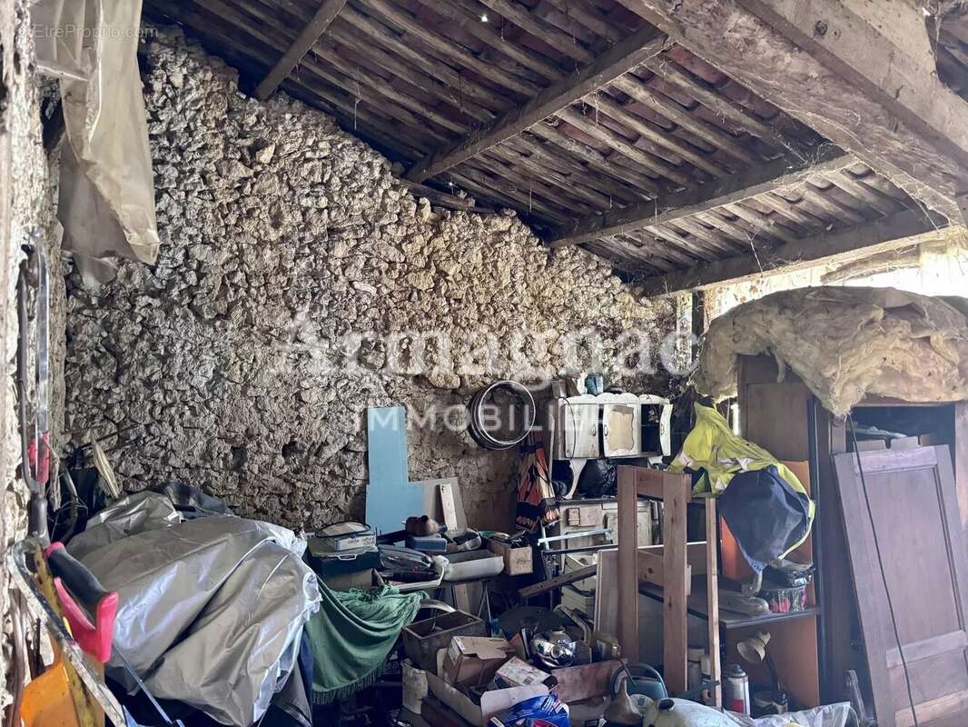 Maison à VIC-FEZENSAC