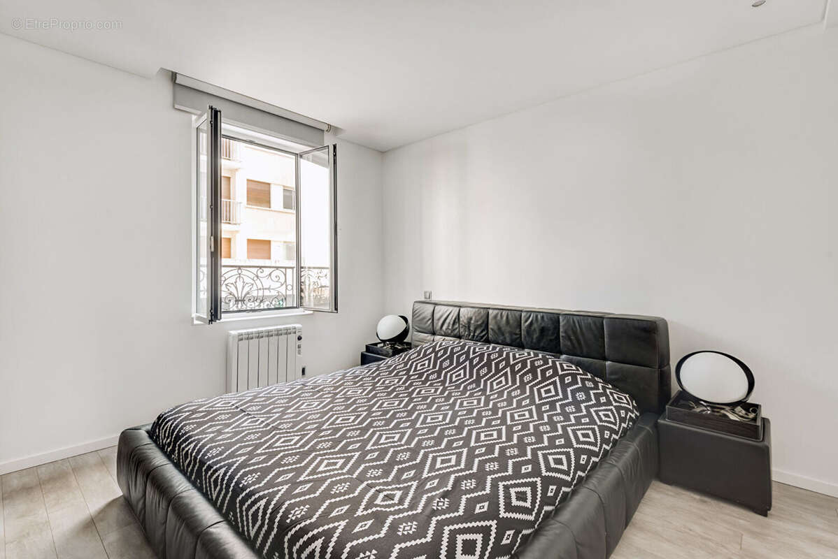 Appartement à PARIS-15E