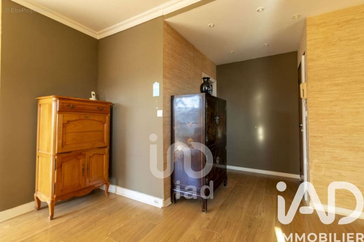 Photo 6 - Appartement à LA CELLE-SAINT-CLOUD