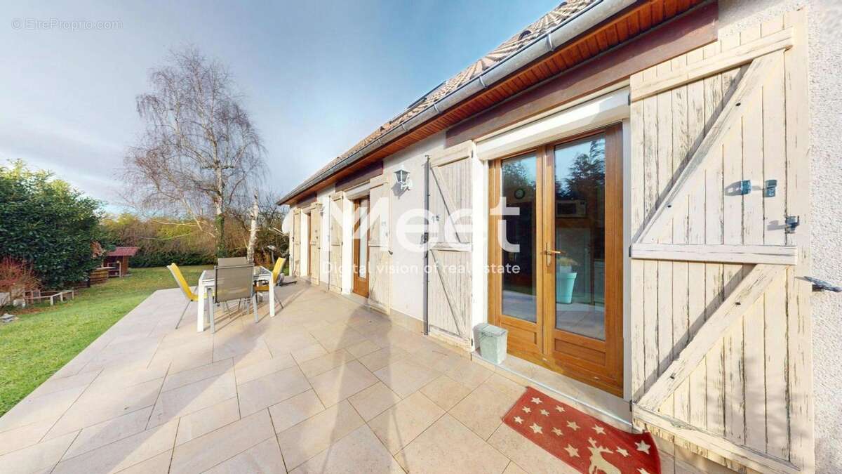 Maison à FLEURY-LA-VALLEE