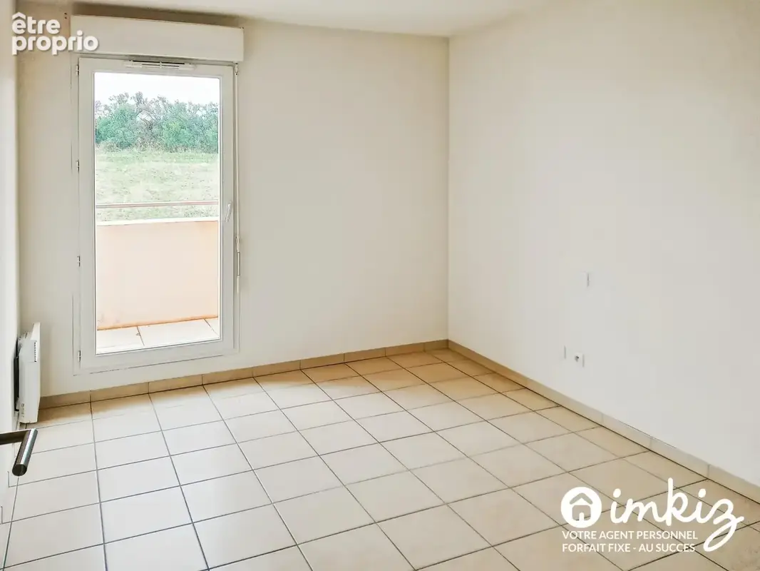Appartement T2- Vertefeuille - Terrasse et parking - photo 8
