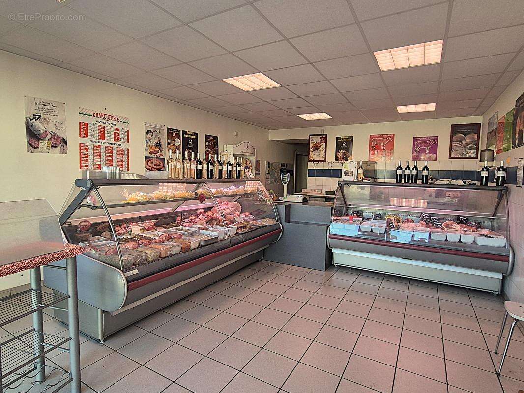 Commerce à SAINT-ROMAIN-DE-BENET