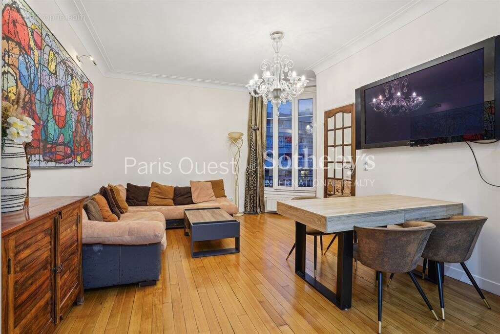 Appartement à NEUILLY-SUR-SEINE