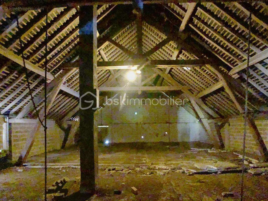 Maison à MONTCORBON