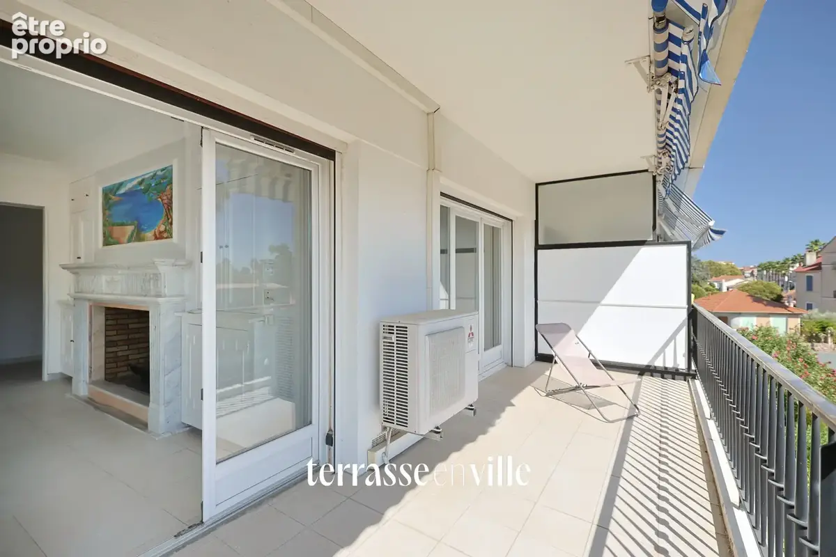 Hyeres - centre - t3 dernier etage terrasse - photo 2