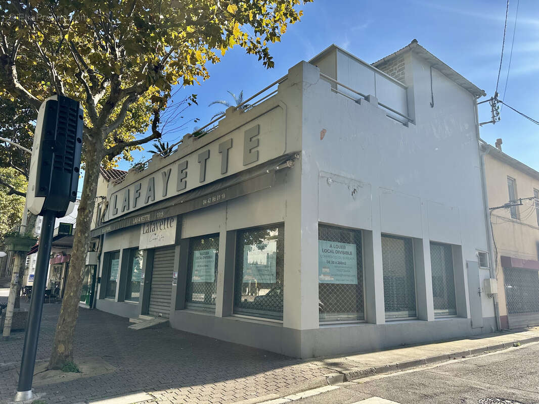 Commerce à PORT-SAINT-LOUIS-DU-RHONE