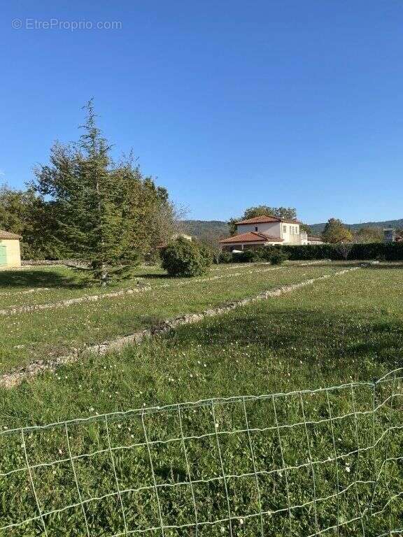 Terrain à SAINT-CEZAIRE-SUR-SIAGNE