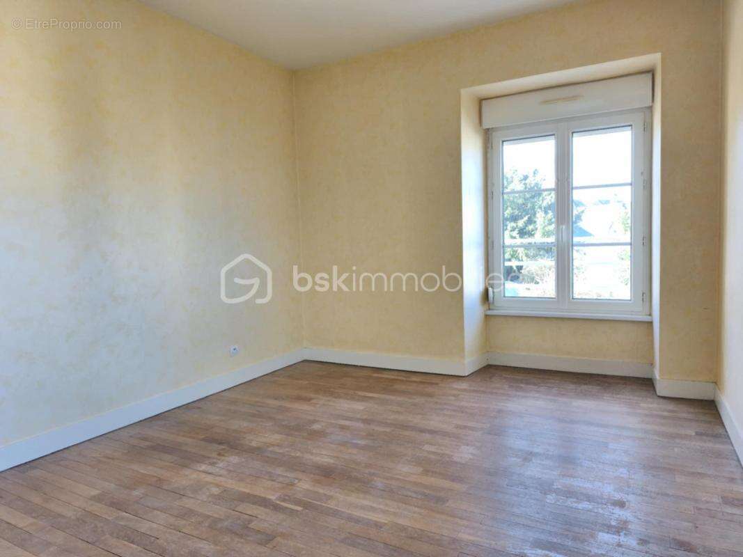 Immeuble de 228 m2 à vendre - Couptrain - photo 10