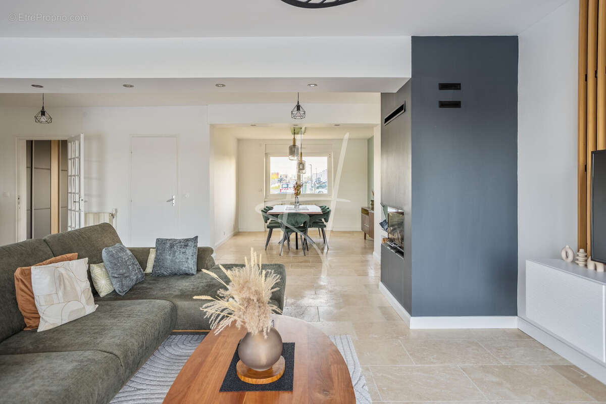 Maison à CHARLY-ORADOUR