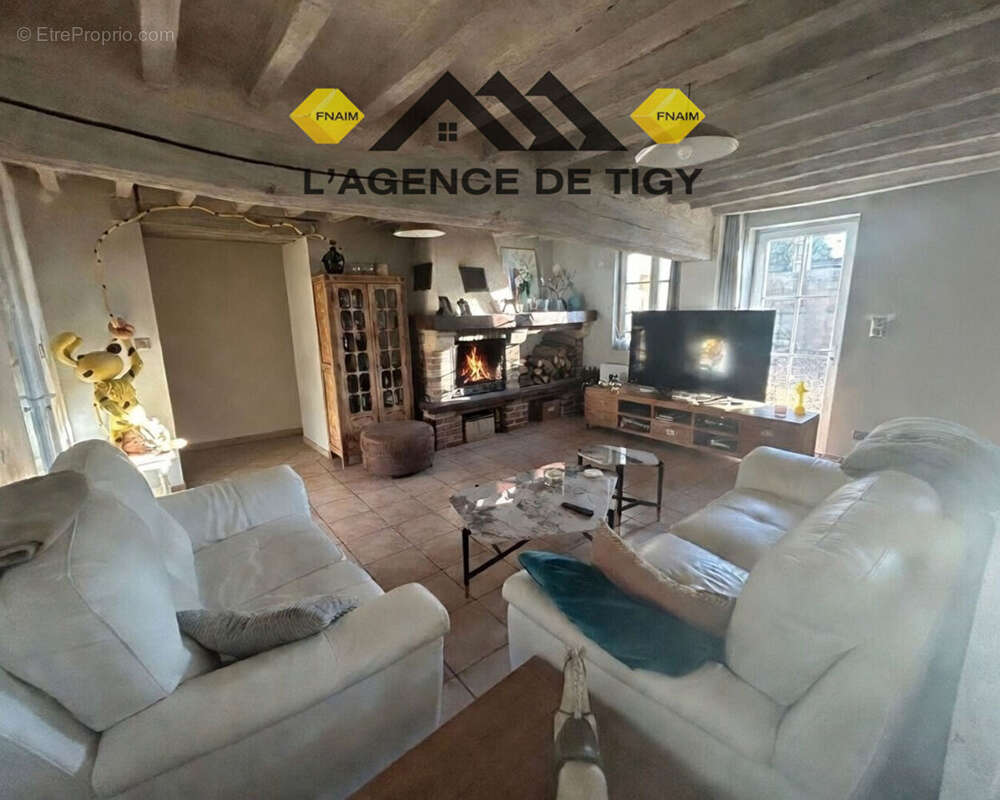 Maison à NEUVY-EN-SULLIAS