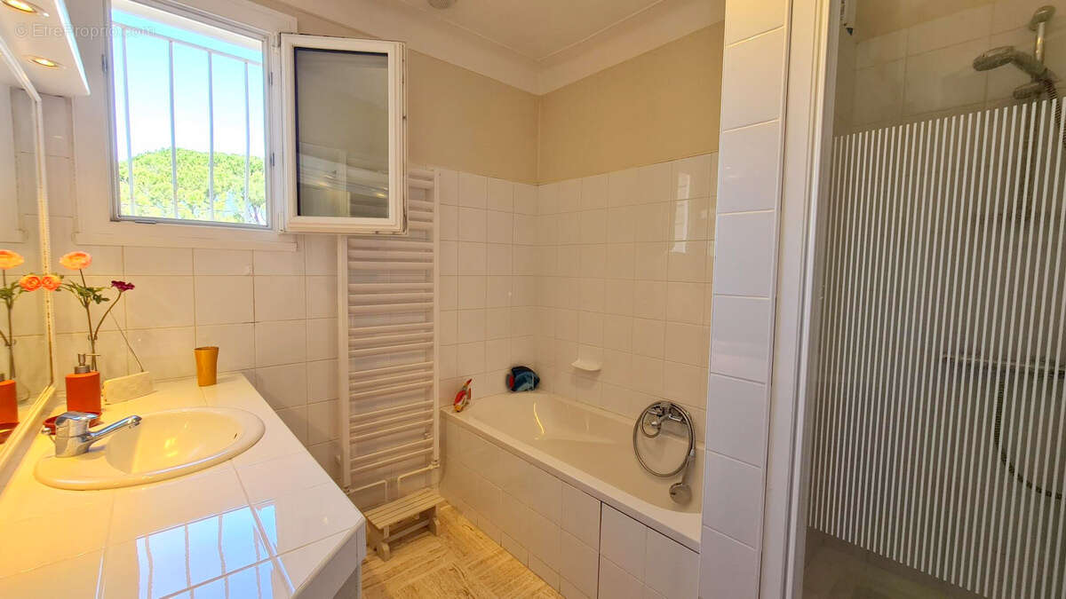 Maison à VILLENEUVE-LES-AVIGNON