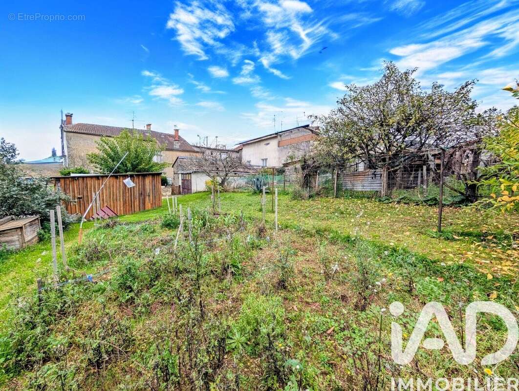 Photo 4 - Maison à LUSSAC-LES-CHATEAUX
