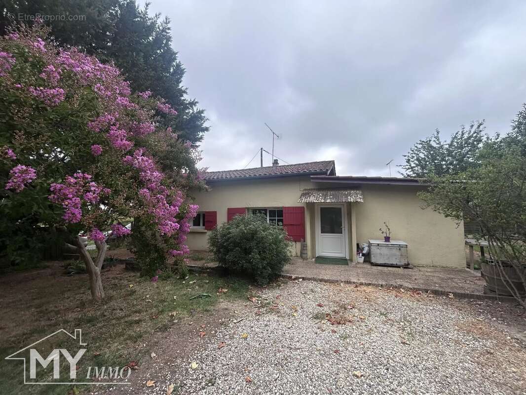 MASSUGAS : Maison de plain-pied avec double garage - photo 18