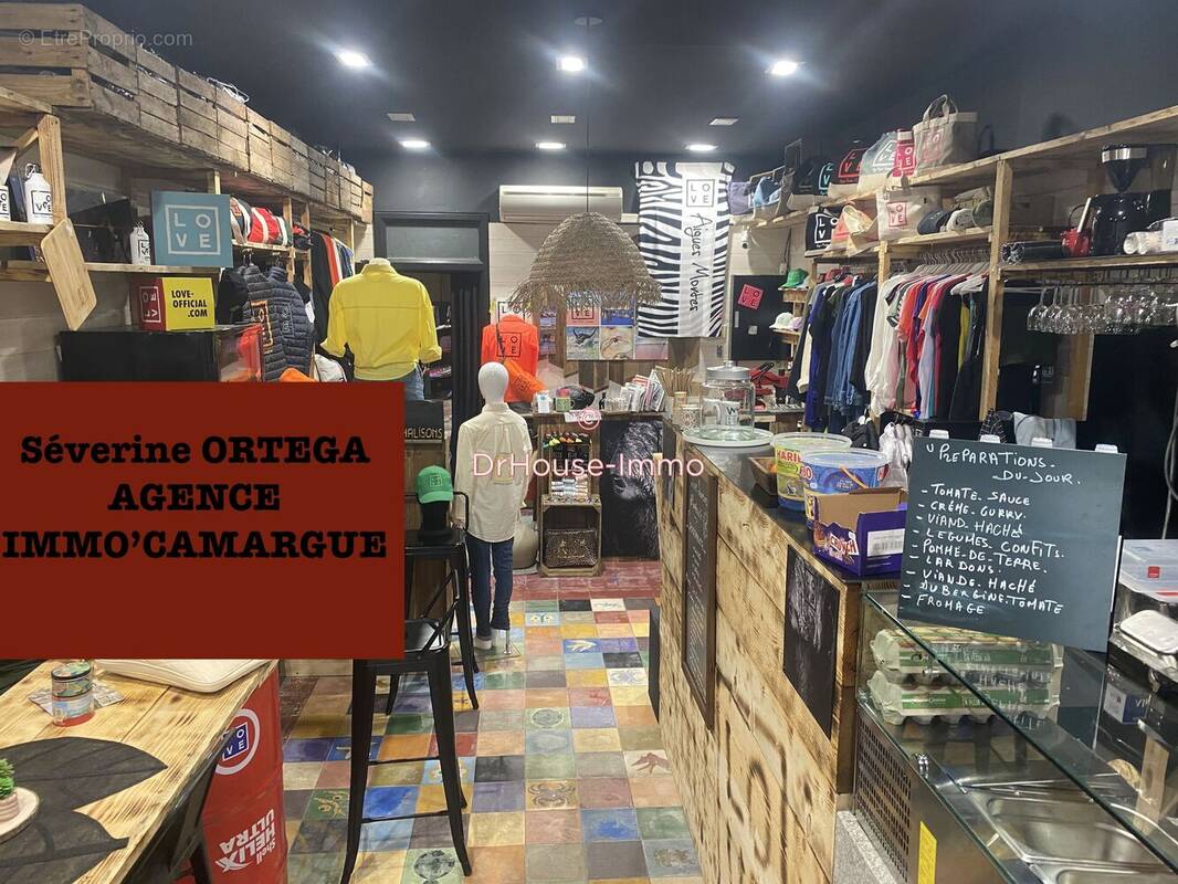 Commerce à AIGUES-MORTES