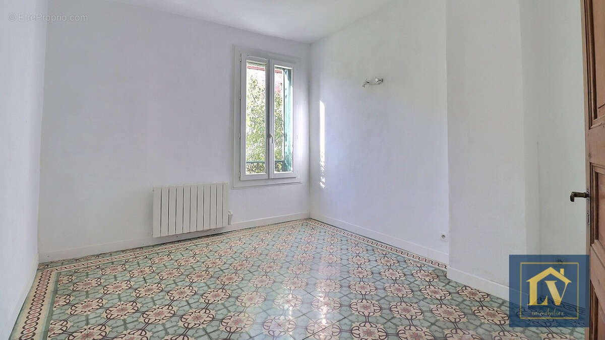 Appartement à PEZILLA-LA-RIVIERE