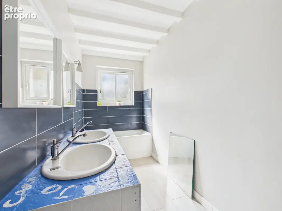 Villeurbanne - Maison - photo 10