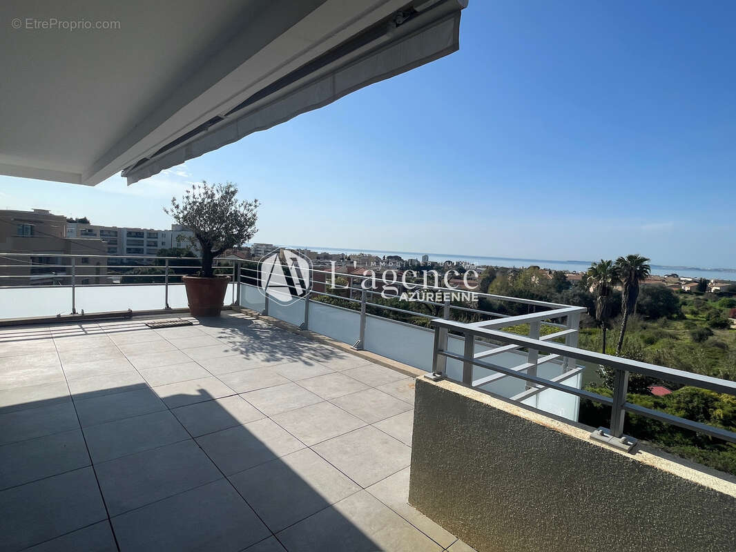 Appartement à SAINT-LAURENT-DU-VAR