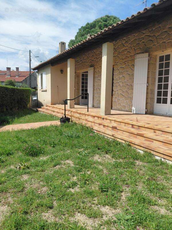 Villa plain pied  103 m² hab + garage sur 397 m² de terrain - photo 12