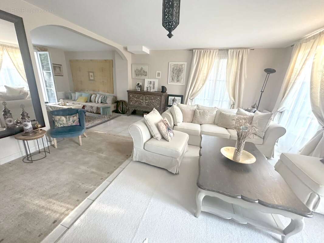 Maison à LES ESSARTS-LE-ROI